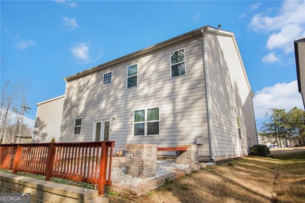 1083 Shadow Glen DR Fairburn, GA 30213