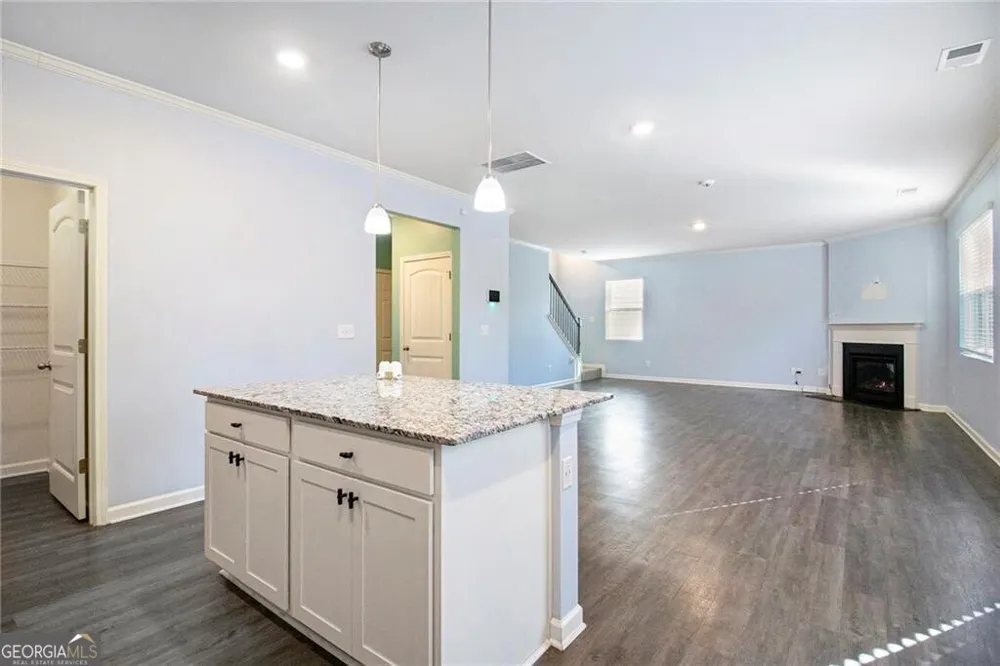 1083 Shadow Glen DR Fairburn, GA 30213