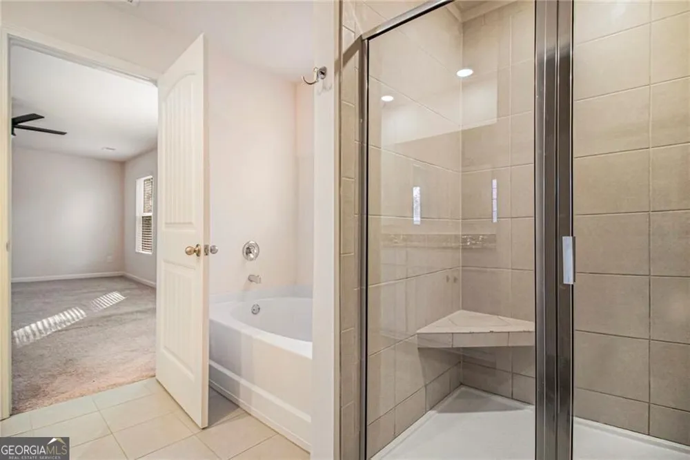 1083 Shadow Glen DR Fairburn, GA 30213