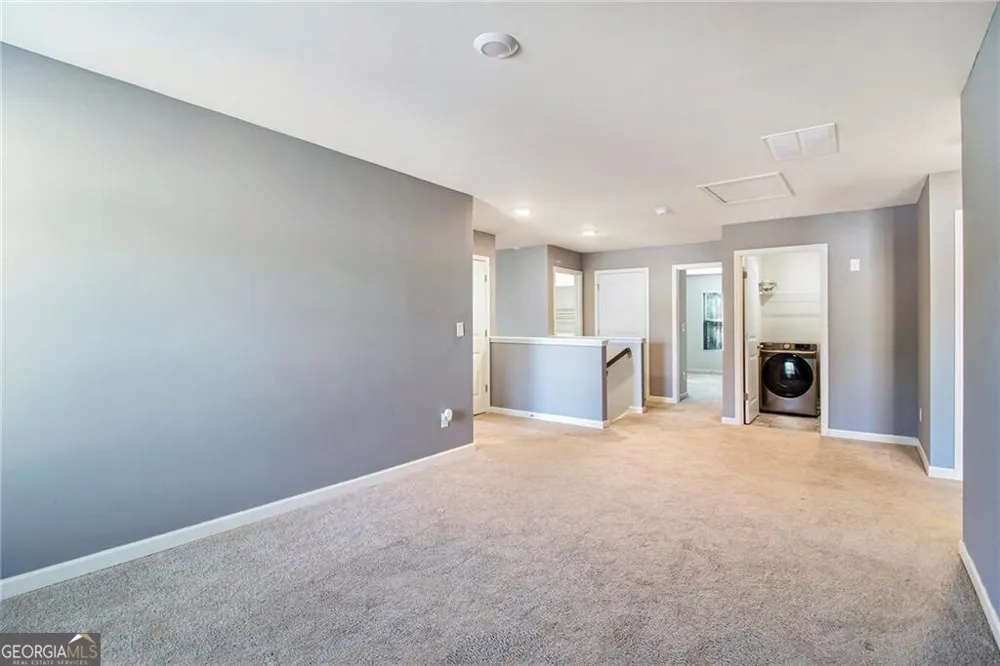 1083 Shadow Glen DR Fairburn, GA 30213