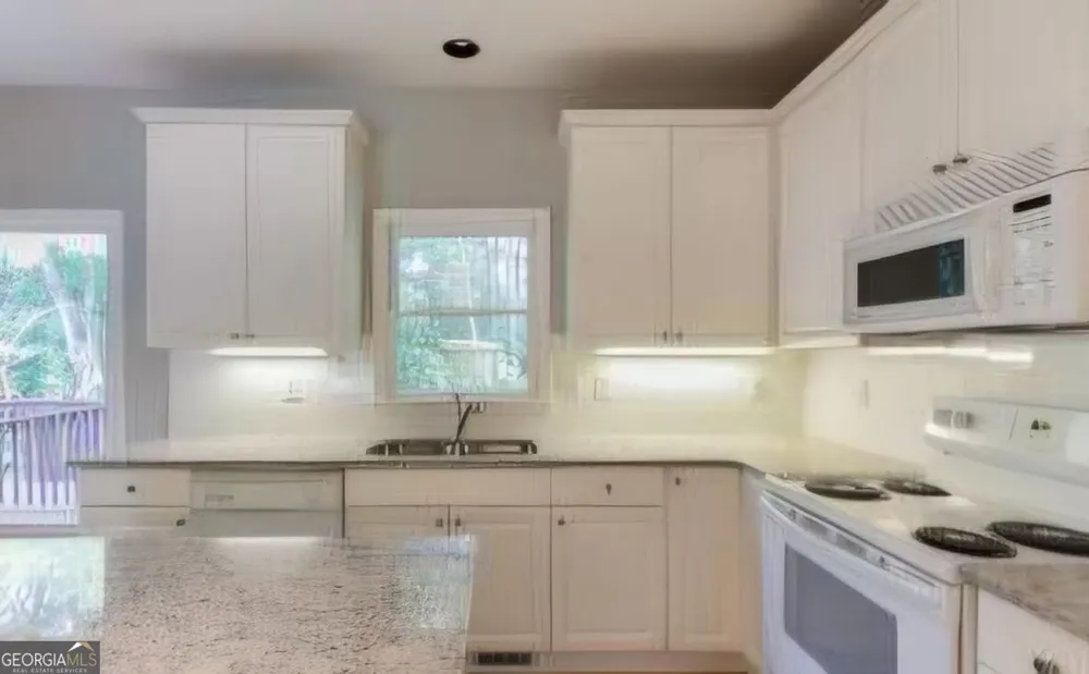 1714 Lake Heights CIR Dacula, GA 30019