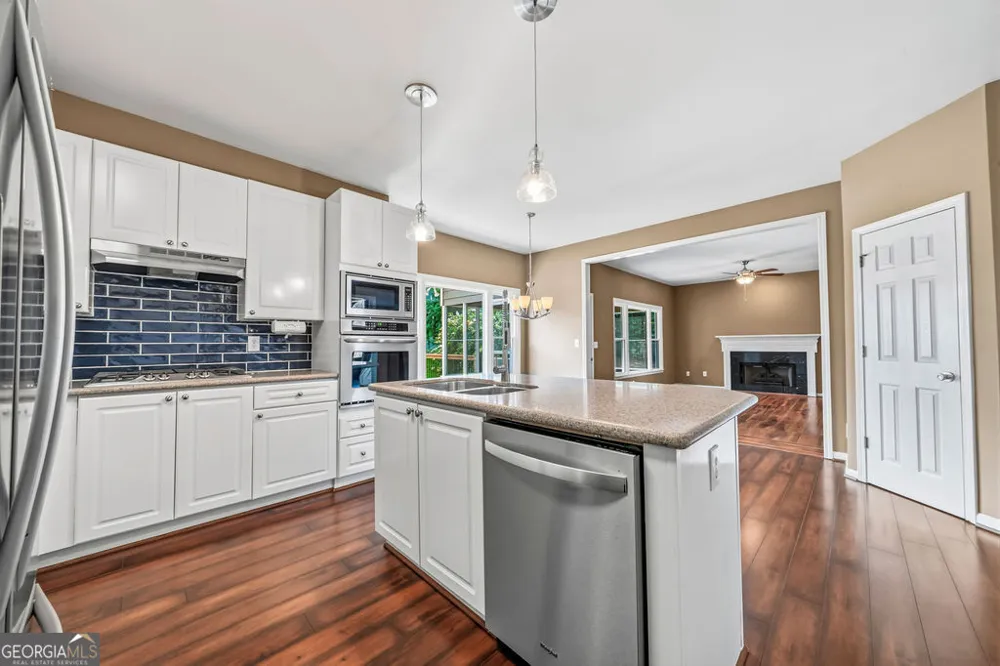 2469 Arcadia DR NW Acworth, GA 30101