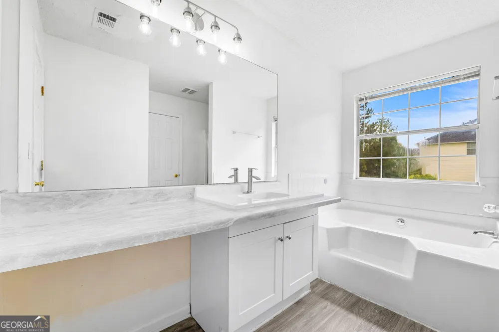 6559 Lancelot CT Riverdale, GA 30296