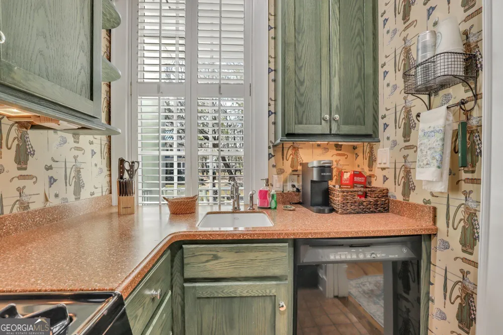 192 Myrtle Grove LN Richmond Hill, GA 31324