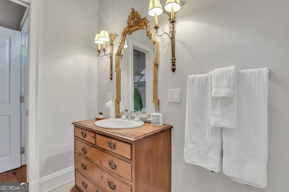 192 Myrtle Grove LN Richmond Hill, GA 31324