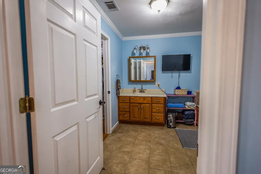 221 Chigger Ridge RD Carnesville, GA 30521