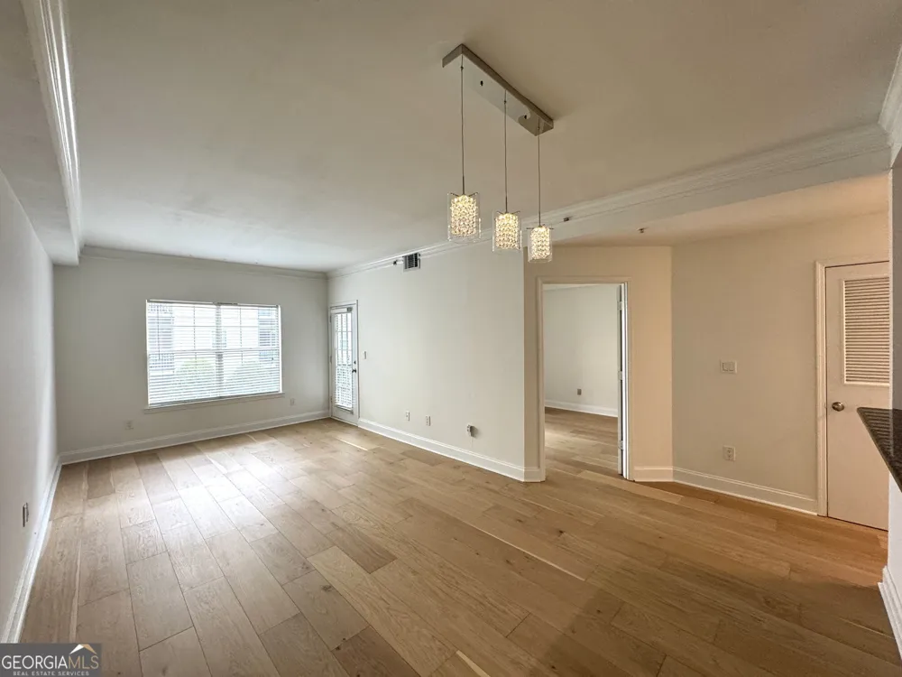 1074 Peachtree WALK NE Atlanta, GA 30309