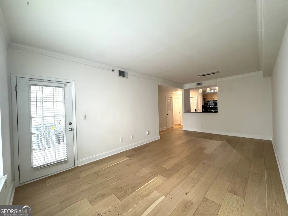 1074 Peachtree WALK NE Atlanta, GA 30309