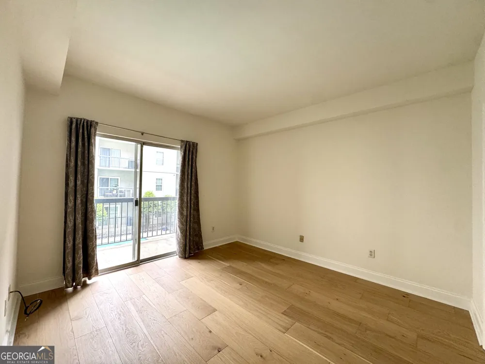 1074 Peachtree WALK NE Atlanta, GA 30309