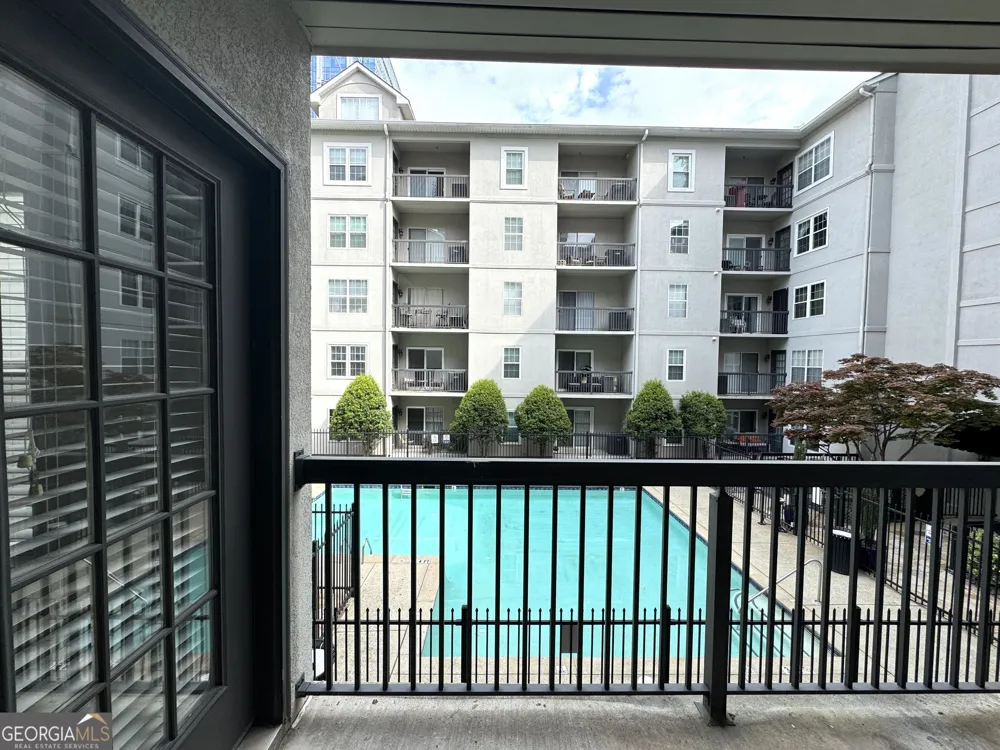 1074 Peachtree WALK NE Atlanta, GA 30309