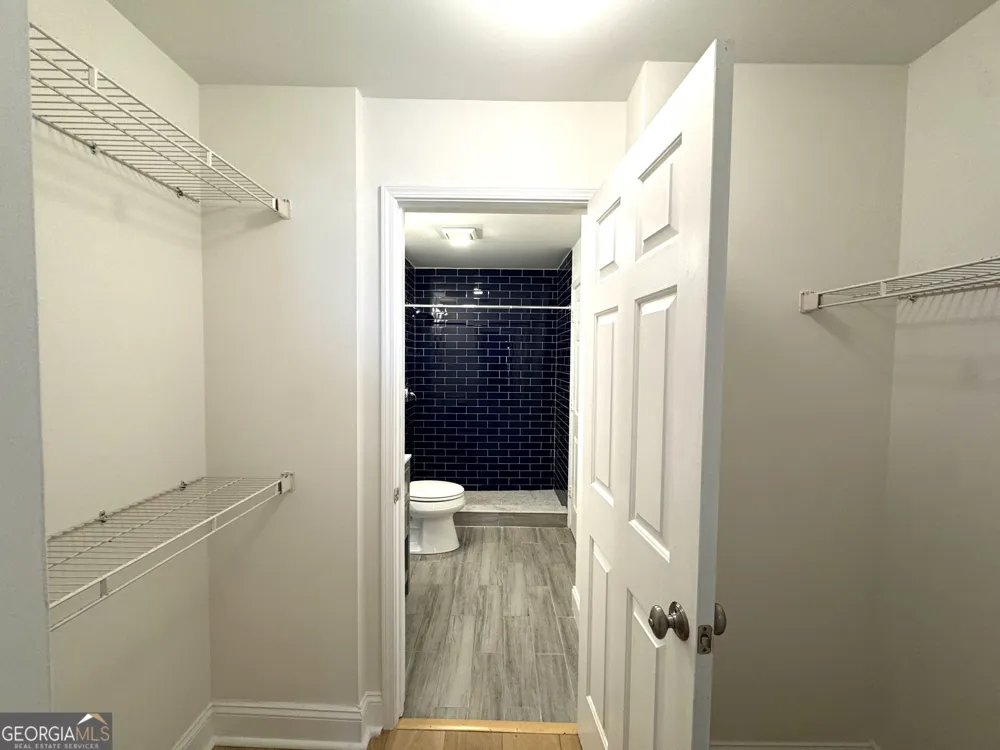 1074 Peachtree WALK NE Atlanta, GA 30309