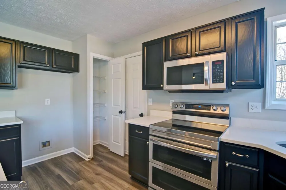 22 Fallow LN Acworth, GA 30101