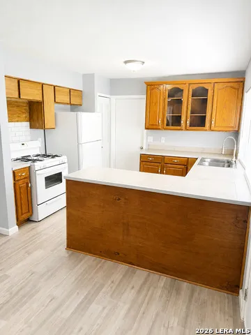 6103 VISTA VALLEY DR San Antonio, TX 78242