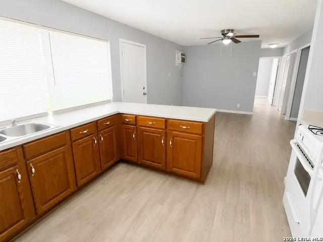 6103 VISTA VALLEY DR San Antonio, TX 78242
