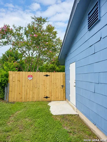 6103 VISTA VALLEY DR San Antonio, TX 78242