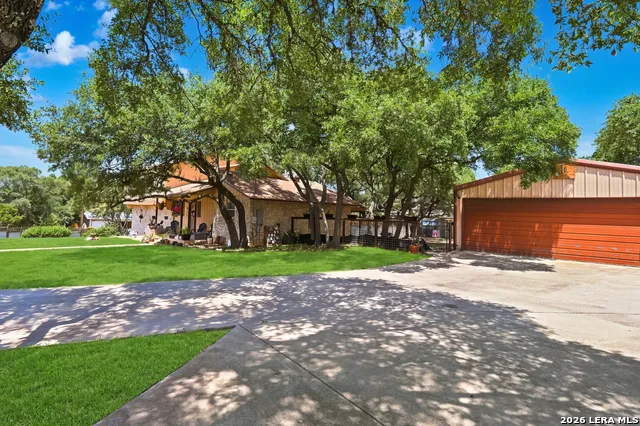 410 Susie Dr Canyon Lake, TX 78133