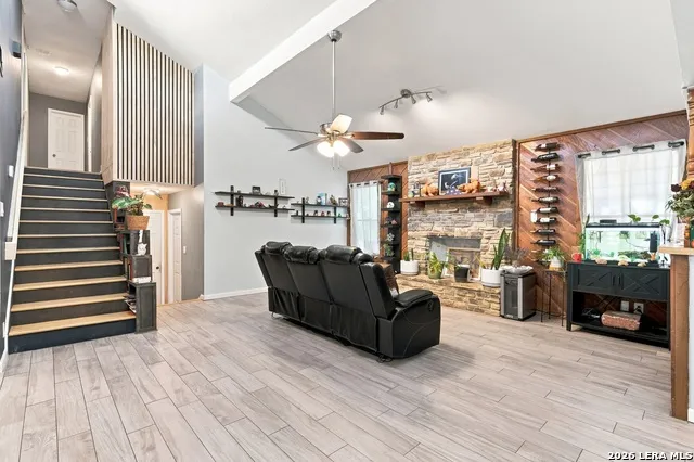 410 Susie Dr Canyon Lake, TX 78133