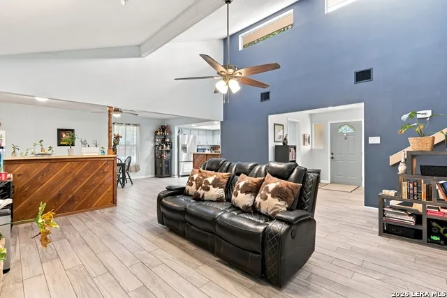 410 Susie Dr Canyon Lake, TX 78133