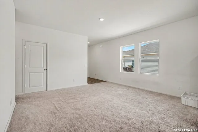 5608 Pearl Meadow Converse, TX 78109
