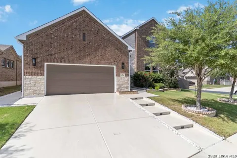 3731 Avia Oaks