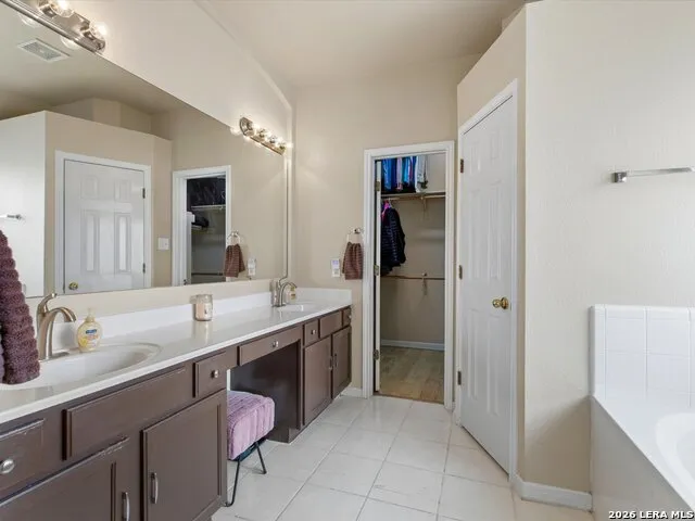 560 GINSBERG DR Schertz, TX 78154