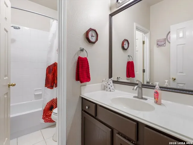 560 GINSBERG DR Schertz, TX 78154