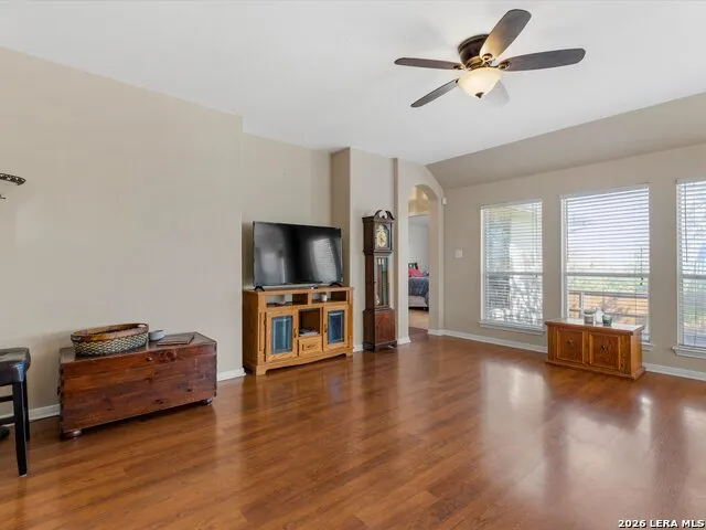 560 GINSBERG DR Schertz, TX 78154