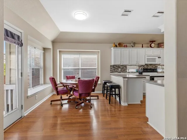 560 GINSBERG DR Schertz, TX 78154