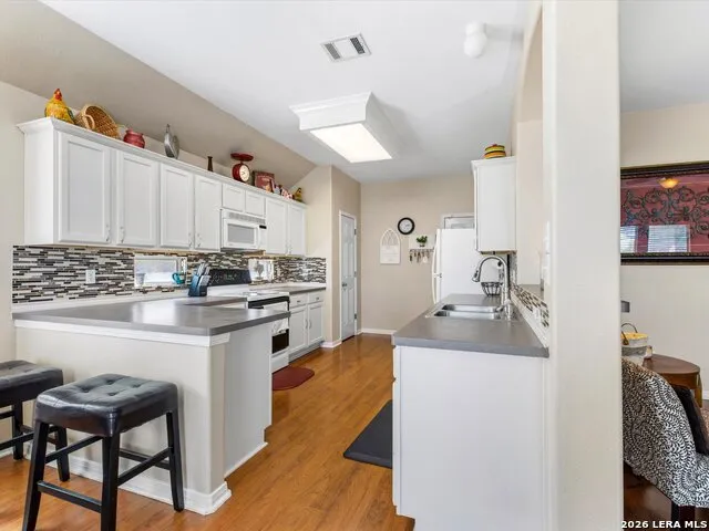 560 GINSBERG DR Schertz, TX 78154