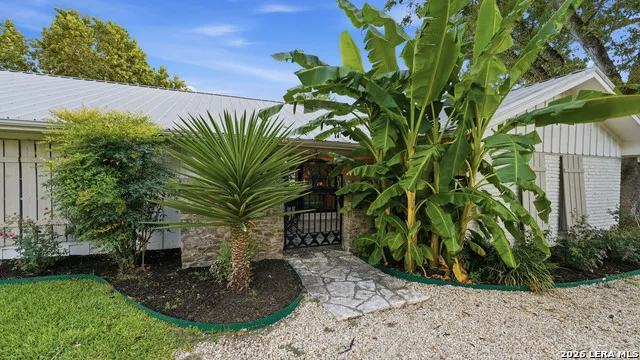 210 ADMIRAL BENBOW LN McQueeney, TX 78123