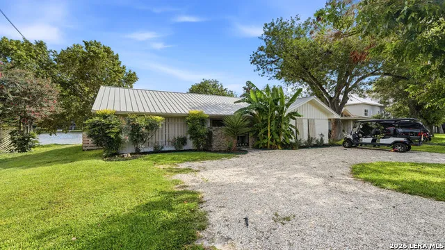 210 ADMIRAL BENBOW LN McQueeney, TX 78123