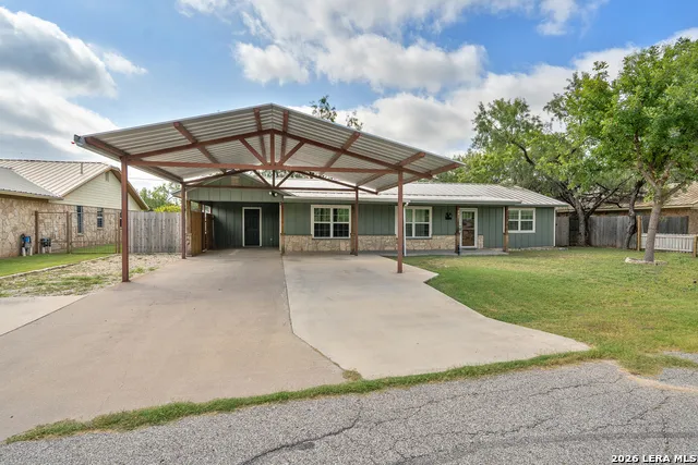 291 BOWLEGS ST Brackettville, TX 78832