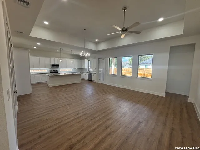 15623 Fair Ln Selma, TX 78154