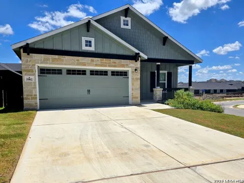 5902 FANNIN PT