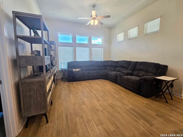 5902 FANNIN PT Schertz, TX 78108