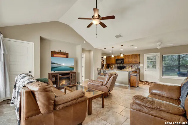 4142 Morningside Way Canyon Lake, TX 78133