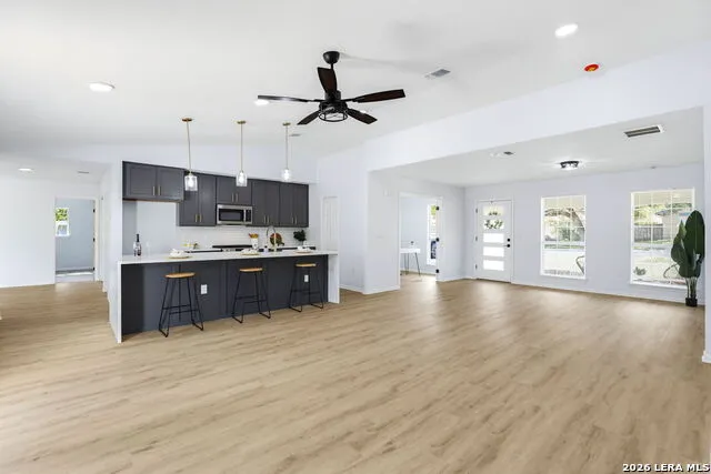 6738 Timberhill Leon Valley, TX 78238