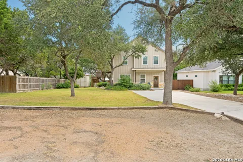 2619 Candlelight Dr