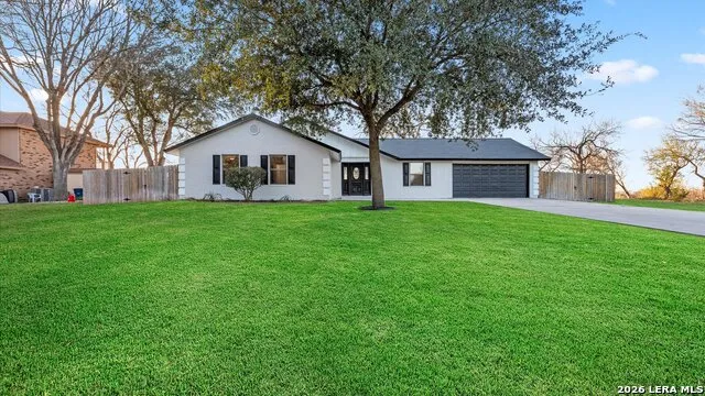 300 RIDGE CREST DR Seguin, TX 78155