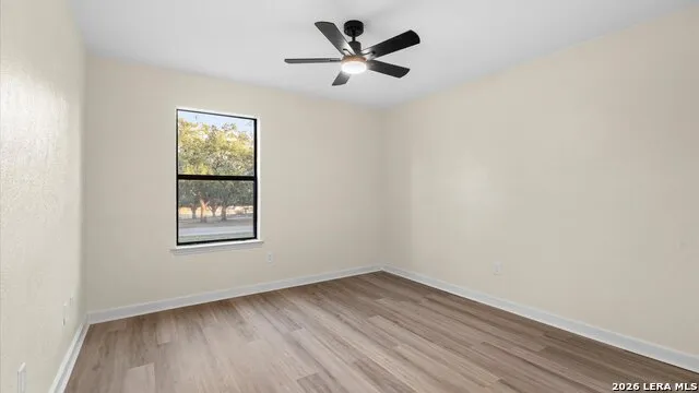 300 RIDGE CREST DR Seguin, TX 78155