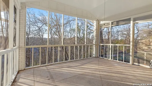 300 RIDGE CREST DR Seguin, TX 78155