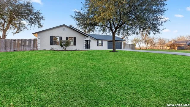 300 RIDGE CREST DR Seguin, TX 78155