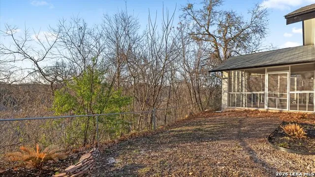 300 RIDGE CREST DR Seguin, TX 78155