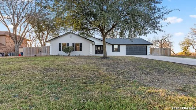 300 RIDGE CREST DR Seguin, TX 78155