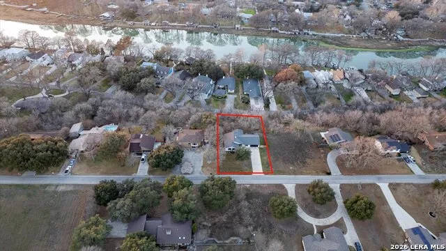 300 RIDGE CREST DR Seguin, TX 78155