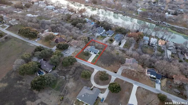 300 RIDGE CREST DR Seguin, TX 78155