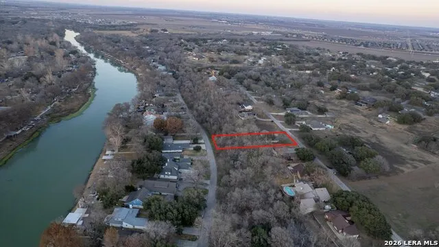 300 RIDGE CREST DR Seguin, TX 78155