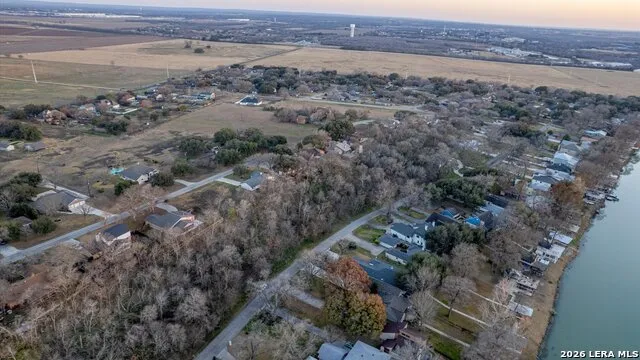 300 RIDGE CREST DR Seguin, TX 78155
