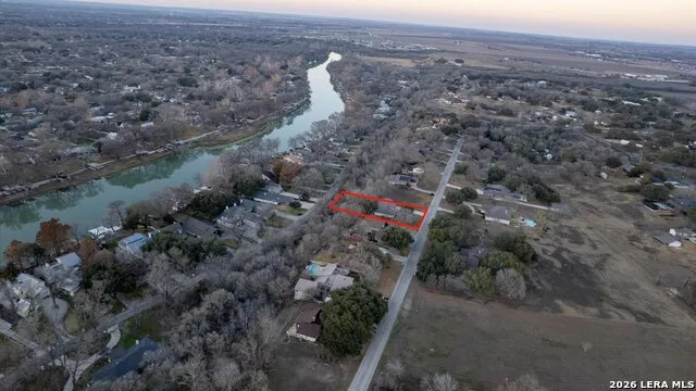 300 RIDGE CREST DR Seguin, TX 78155