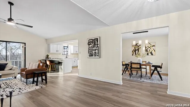 300 RIDGE CREST DR Seguin, TX 78155